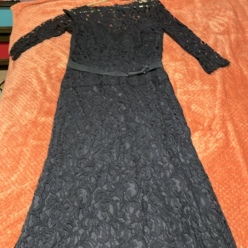 Elegant navy blue lace dress! Perfect for a night out or prom!